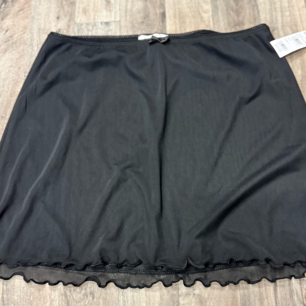 NWT Full Tilt Size Large Black Skirt MSRP $30 Elastic‎ Waist ruffle trim